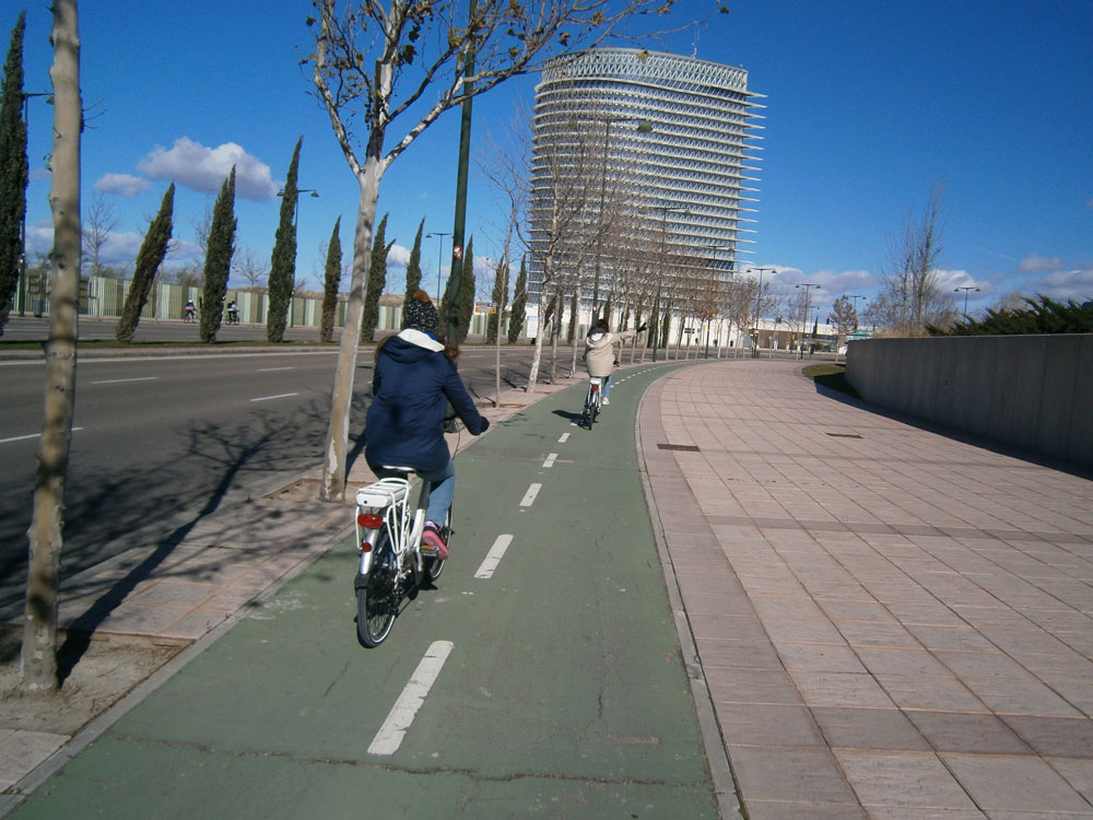 04A---Bicis-electricas-Ebike-Ebrobizi-Torre-del-Agua